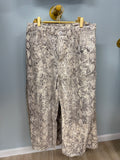 P2901 Entro Snake Print Pants