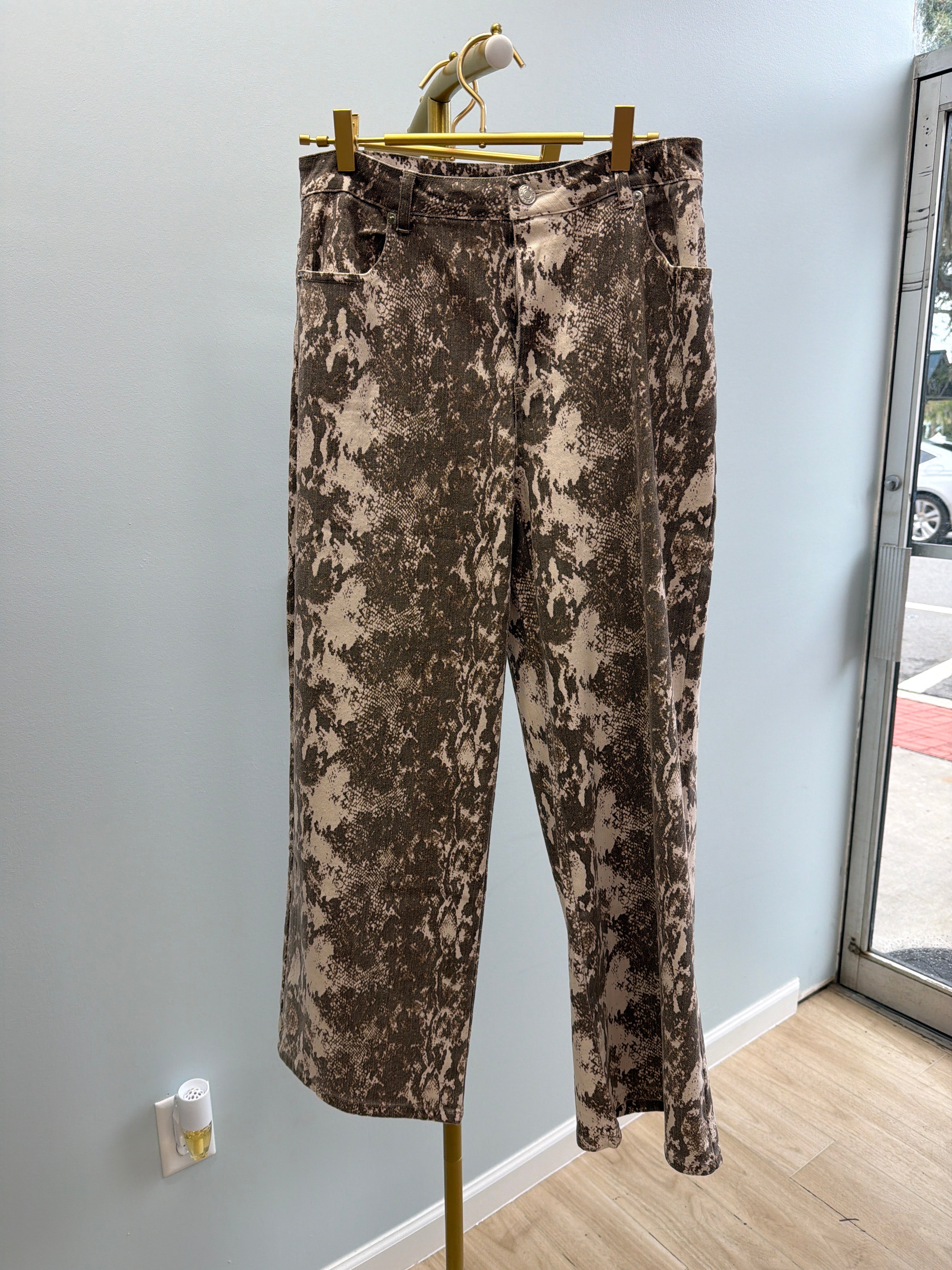 P32907 Dark Snakeskin Pants